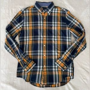 American Eagle Outfitters Classic Fit Flannel